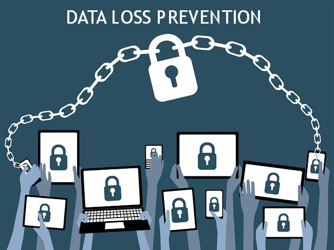 Varios dispositivos conectados con candados y una cadena central, representando la protección de datos y la prevención de fugas de información.